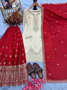 Travail de fantaisie de concepteur lourd nouvelle soie de Chinon pure avec haut de travail de séquence brodé lourd et palazzo avec ensemble de costume Dupatta - Product Image 3