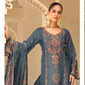 Impression numérique de maslin pur élégant Shalwar Kameez avec fond en viscose rayonne Aari Hand Work et Dupatta coordonné - Product Image 1