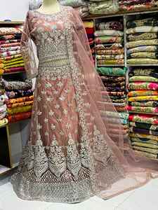 Hermoso bordado trabajo de piedra hecho a mano paquistaní Lehenga Choli indio y ropa paquistaní para bodas precio - Product Image 2