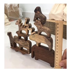 Juego de juguetes de animales de madera al por mayor, juguetes de simulación para niños con diseños coloridos y amigables de 99 Gold Data en Vietnam - Product Image 2