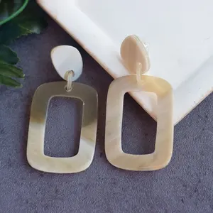 Vintage elegante cuerno de búfalo pendientes hechos a mano gran Declaración Animal tallado náutico pulido técnica artesanías naturales - Product Image 1