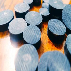 กระดุมทรงกลมทำจากฮอร์นสำหรับตกแต่งแบบเรียบง่ายกระดุมทรงกลมพร้อมก้านเลื่อม - Product Image 1