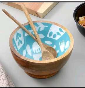 Cuencos de madera hechos a medida con cucharas de madera en hermosos colores ideales para reventa en tiendas de decoración del hogar - Product Image 5