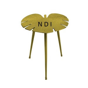 Mesa de centro de dormitorio, mesa de esquina de Metal de estilo moderno, diseño hecho a mano, acabado antiguo dorado, mesa personalizada - Product Image 1