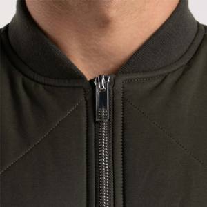 Chaqueta de bombardero OEM de alta calidad para hombre con diseño clásico y tela duradera para uso diario - Product Image 4