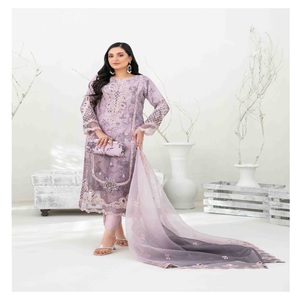 Robes panjabi pakistanaises brodées en organza pour femmes costumes trois pièces en organza Designers pakistanais par Tawakkal Vol YASNA - Product Image 3