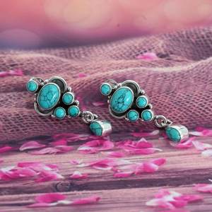Boucles d'oreilles en pierres précieuses turquoise faites à la main en argent sterling 925k bijoux à la mode vert goujons cadeau - Product Image 1
