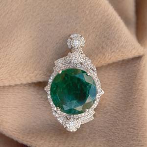 จี้เพชรโมอิสสีเงินและสีเขียวมรกตประดับห้องแล็บสุดหรูของ925 - Product Image 2