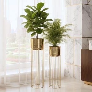 Florero Moderno de Oro, Decoración de Hogar de Lujo, Centro de Mesa, Elegante Florero de Metal con Diseño Floral - Product Image 1