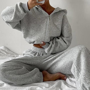 Vêtements de sport décontractés vêtements confortables pour femmes survêtement doux pour femmes vêtements d'hiver survêtement pour l'entraînement ensemble de survêtements pour femmes - Product Image 1