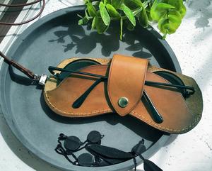 เคสใส่แว่นตาหนังสีน้ำตาลจริงฝาครอบที่ใส่แว่นกันแดดสำหรับใส่เป็นของขวัญพิเศษ - Product Image 2