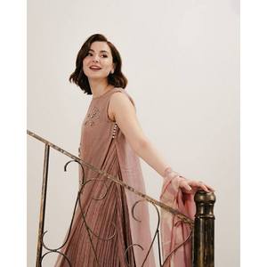 Ensembles de costumes élégants pour femmes en rose, achat en ligne pour les occasions de fête - Product Image 2