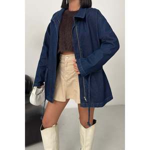 Veste en jean avec détail de plissé à la taille 6145 - Bleu marine style Slap - Product Image 5