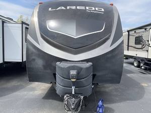 Remolques de viaje usados Keystone Laredo 292BH 2020, caravana de lujo 4x4, autocaravana en venta - Product Image 4