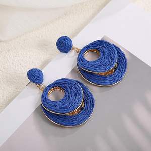 Boucles d'oreilles en raphia faites à la main pour femmes-Bijoux légers Boho Dangle, vacances à la plage d'été, design rond ovale en paille - Product Image 5