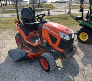 Tractor Subcompacto BX2380 2017 - Tamaño Compacto, Capacidad de Tamaño Completo - Product Image 1