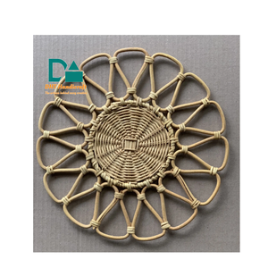 Manteles Individuales Redondos de Bambú y Ratán Hechos a Mano, Ecológicos, Estilo Campestre, Tejidos, Sostenibles, para Bebés y Niños - Product Image 1