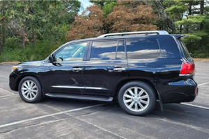 Vehículo Usado a Precio Accesible - Volante a la Izquierda |   Volante a la derecha |   Lexus LX570 2010 - Product Image 2