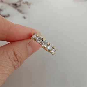 Anillo de Oro Amarillo de 14K con 5 Piedras de Diamante Simulado, Corte Redondo, Diamante Cultivado en Laboratorio, Anillo de Media Banda para Aniversario, Joyería de Compromiso - Product Image 4