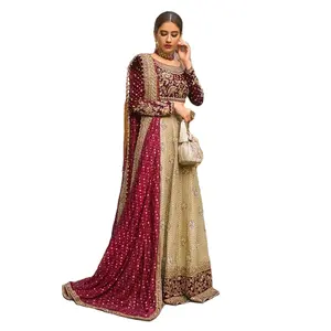 2024年、プレミアムなパキスタン & インドのドレス、一流の品質と重い刺繍が施され、パーティーウェアに最適です。
