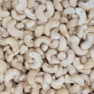 Meilleur prix Noix de cajou W320 Noix de cajou brutes en gros Exportées vers l'Asie, l'Europe, le Moyen-Orient en provenance du Vietnam Santigo Haute qualité - Product Image 1