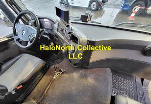 Camions d'occasion Renault C430 Tipper 8X4 Euro 6 à transmission automatique, moteur diesel, conduite à gauche, avec grue, benne basculante, tracteur et citerne (modèles 2014) - Product Image 2