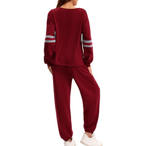 2024 ensemble de vêtements de sport en coton personnalisés pour femmes sweat à capuche court et pantalons de survêtement survêtements deux pièces pour femmes - Product Image 4