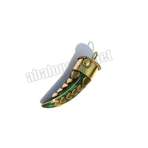 Zen Zephyr: Colgante de viento de plata tibetana Zenith Zephyr: Colgante de Zephyr de plata tibetana - Product Image 1