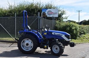 Tracteur Lovol 2035 4x4 en Autriche pour expédition - Product Image 3