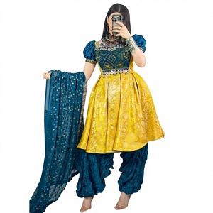 Robes de mariage afghanes traditionnelles pour femmes, broderies, robes vintage, robe Kuchi afghane originale, longueur au sol, vente en gros - Product Image 1