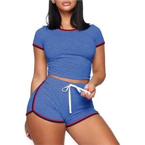 Conjunto de camiseta y pantalones cortos de color liso, de terciopelo oversize, conjunto de terciopelo personalizado, conjunto de pantalones cortos de ciclista para mujer - Product Image 1