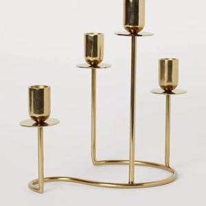 Porte-bougie simple en métal avec un style unique pour les centres de table, les maisons modernes, les décors de mariage et les thèmes de décoration - Product Image 1