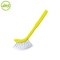 Brosse de nettoyage domestique à tête courbée en PP gris/jaune, fabriquée en Malaisie, avec logo personnalisé, pour les coins et les surfaces difficiles d'accès