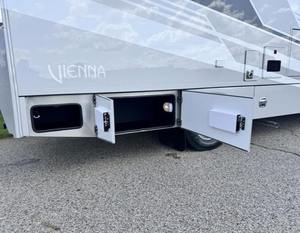 Autocaravana Móvil 4x4 con Remolque, Baño, Mini Camper, Todoterreno, para Camping - Product Image 4