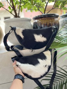 Bolso de cuero de piel de vaca occidental Bolso bandolera de color negro Gypsy Boho Estilo occidental Bolso hecho a mano Bolsos multiusos - Product Image 4