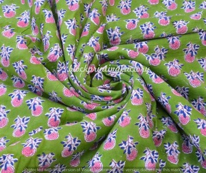 Tela de Algodón 100% Ligera con Estampado Artesanal Indio para Confección de Vestidos, Decoración del Hogar y Ropa para Niños - Se Vende por Yarda - Product Image 5