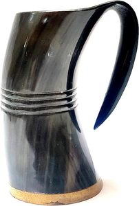 Trending Horn Beer Drinking Mugs Forma y tamaño únicos con diseño personalizado Perfecto para eventos de bar y accesorios elegantes - Product Image 2