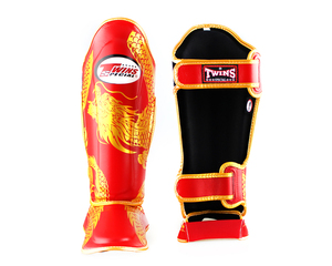 Espinilleras Gemelas de la Mejor Calidad Hechas de Cuero Genuino con Diseño Personalizado, Logotipo a Color y Correa Ajustable con Cierre de Gancho y Bucle para Muay Thai - Product Image 1