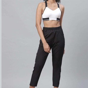 Pantalon de survêtement léger pour femme avec cordon de serrage à la taille et poches latérales, parfait pour la course, la gym et le yoga - Product Image 3
