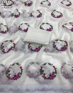 ผ้าซารีจอร์เจตต์ดีไซน์แบบบอลลีวูดสำหรับงานแต่งงานและงานปาร์ตี้ของผู้หญิง พร้อมงานปักลายซีรอสกี้ ผลิตในอินเดีย มีสินค้าในสต็อก - Product Image 3