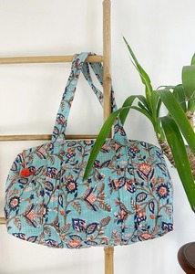 Sac de sport et de voyage matelassé en coton, bleu ciel et orange, avec motif floral imprimé à la main, écologique, durable et robuste, idéal pour le yoga - Product Image 5