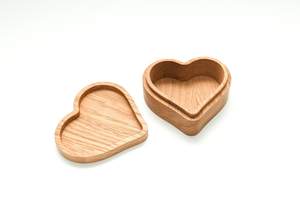 Boîte à bijoux en bois poli finition naturelle, faite à la main, pour bagues, colliers, boucles d'oreilles, décoration de mariage - Product Image 2