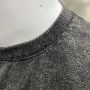 เสื้อยืดสีกรดดำพิมพ์ลายพัฟเสื้อผ้าแนวสตรีทแวร์เสื้อยืดผ้าฝ้ายกราฟิกที่กำหนดเองสำหรับลุคคลาสสิกและวินเทจ - Product Image 5