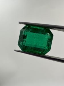 AAA มรกตสีเขียวสดใสเกรดพรีเมี่ยมที่มีคุณภาพดีกว่าไม่ผ่านการอบธรรมชาติ3.35กะรัตสำหรับใช้เป็นเครื่องประดับ - Product Image 5