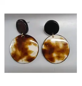 Pendientes de gota de resina de madera vintage de inspiración africana antigua al por mayor para los entusiastas de la moda regalos para mujeres amantes de la moda - Product Image 3