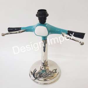 โคมไฟตั้งโต๊ะรูปเวสป้า ทำจากอะลูมิเนียมหล่อ ดีไซน์ใหม่ สวยงาม ทันสมัย เหมาะสำหรับตกแต่งบ้านและสำนักงาน - Product Image 2