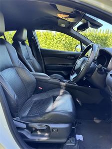Autos usados completamente equipados, <span class=keywords><strong>Toyota</strong></span> <span class=keywords><strong>C</strong></span>-<span class=keywords><strong>HR</strong></span> Limited <span class=keywords><strong>2021</strong></span> 1.8P HV ECVT FWD SUV, listo para enviar - Product Image 3
