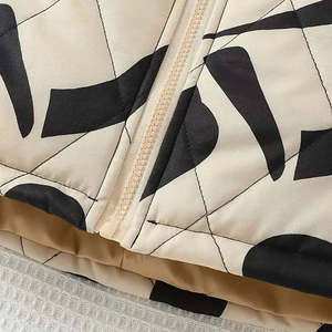 Gilet matelassé long sans manches en toile respirante pour femme, personnalisé OEM, imprimé, rembourré en polyester, pour printemps et automne - Product Image 4