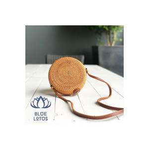 Bolsa de ratán ecológica de LOTO AZUL Tamaño personalizado 18cm de diámetro con decoración de cadenas-Precio bajo de Vietnam - Product Image 1