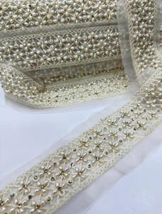 เครื่องปักผ้าลูกไม้สำหรับชุดแต่งงานและเสื้อผ้าสตรีมีหลายดีไซน์ลายปักด้วยไข่มุกสีขาว - Product Image 4